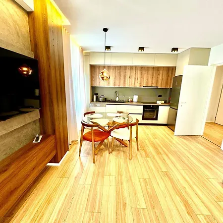 Luxurious & Spacious Old Bazaar * ティラナ