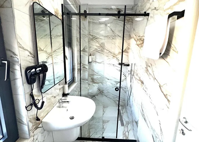 Luxurious & Spacious Old Bazaar * Тирана